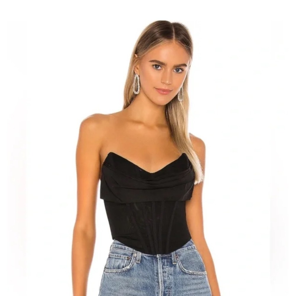NBD Elegant Black Sweetheart Crop Top